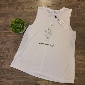 BCBG Green vibes tee